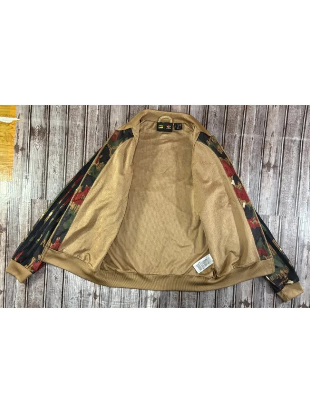 Adidas x Pharrell Williams Jacket size Small Full Zip Camo Long Sleev Hu Hiking